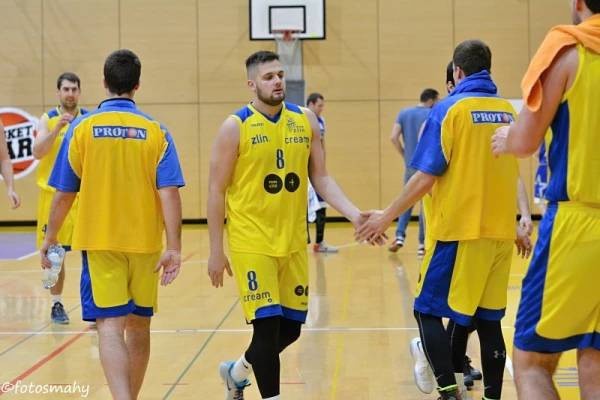 1.liga muži - První utkání v v novém roce.  Basket Opava - SKB Zlín 84:88