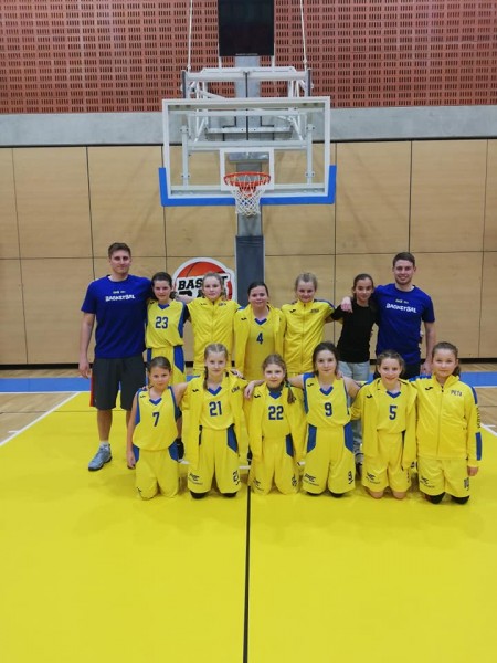 Dívky U12 výhra na Basketem Ostrava o bod